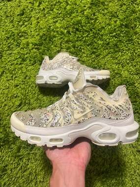 Nike Women's Air Max Plus LX Phantom/Phantom-Black Sneakers